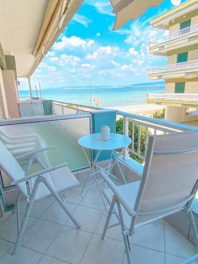 A Wonderful Apartment In Front Of The Sea! Peraía Eksteriør bilde