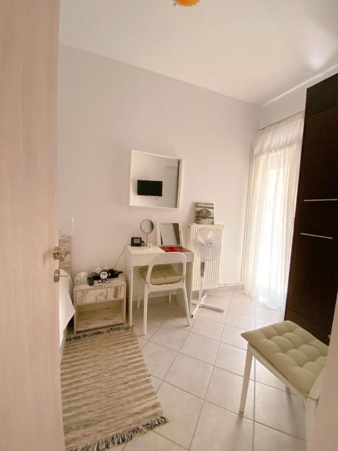 A Wonderful Apartment In Front Of The Sea! Peraía Eksteriør bilde